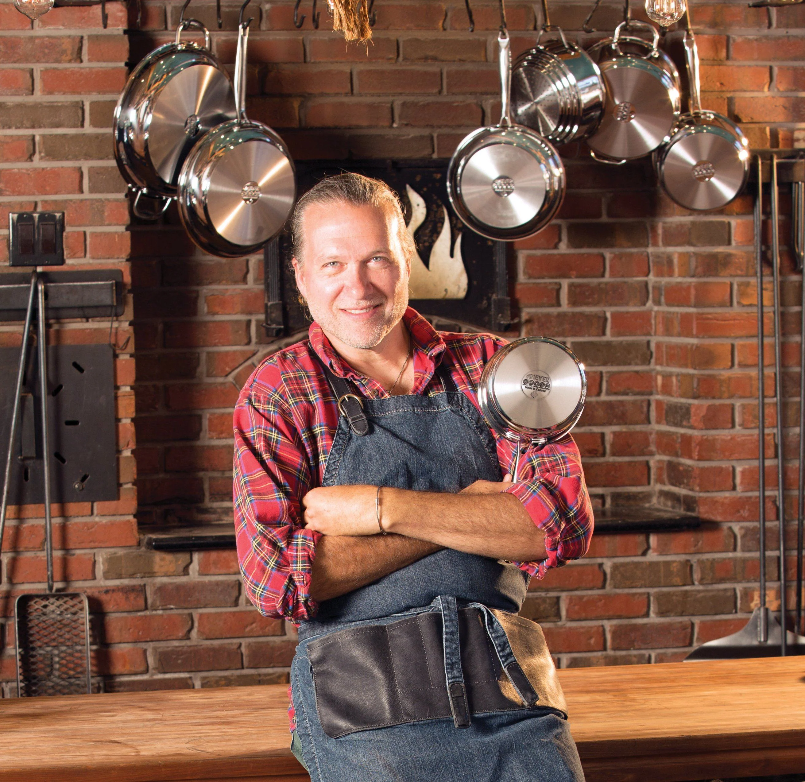 Meyer SuperSteel Tri-Ply Clad Stainless Steel 3L Saucepan with cover, Made in Canada - Image 3